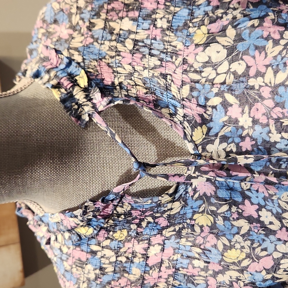 EUC Nanette Women's sz S Floral Blouse - Picture 2 of 5